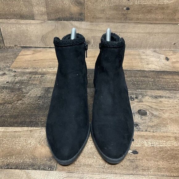 FOREVER 21 Womens Ankle Boots Black Back Zipper Almond Toe size 7 - Picture 2 of 7
